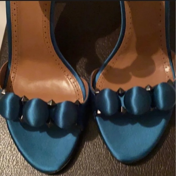 Alaia Paris Bombe Pom Pom Sandals - Picture 3 of 15